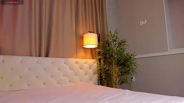 Snapshot of Skelerata chatting on October 2025 01:04:02 AM Skelerata online show from October 2025 01:04:02 AM