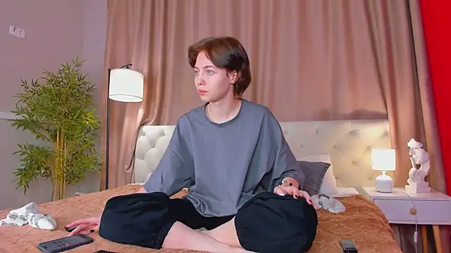 Snapshot of Skelerata chatting on October 2025 01:03:01 AM Skelerata online show from October 2025 01:03:01 AM