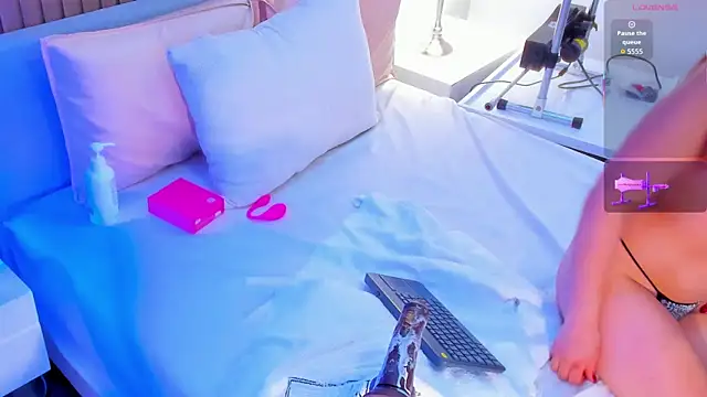 Snapshot of Amara_melodi chatting on October 2025 03:40:01 PM Amara melodi online show from October 2025 03:40:01 PM