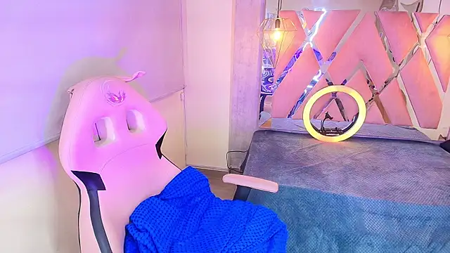 Snapshot of Soleil_66 chatting on October 2025 04:09:02 AM Soleil 66 online show from October 2025 04:09:02 AM