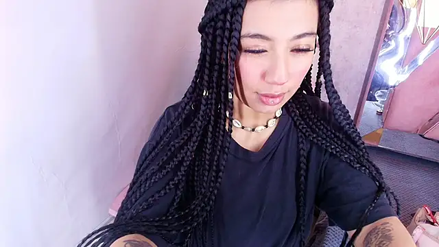 Snapshot of Soleil_66 chatting on October 2025 05:41:02 AM Soleil 66 online show from October 2025 05:41:02 AM