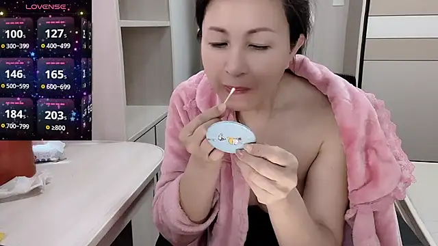 JackieBell online show from October 2025 01:50:01 AM