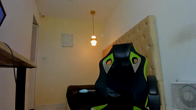 Darkknightx01 online show from October 2025 01:09:02 AM