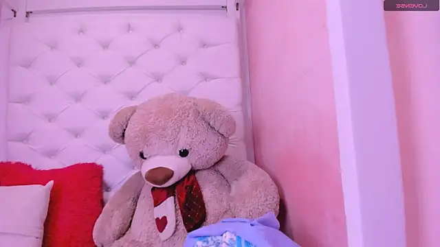 Snapshot of eimy_skinny_ chatting on April 2026 02:06:02 PM eimy skinny online show from April 2026 02:06:02 PM