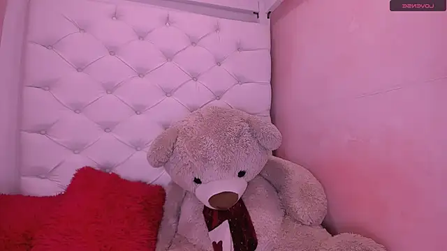 Snapshot of eimy_skinny_ chatting on April 2026 01:25:02 PM eimy skinny online show from April 2026 01:25:02 PM