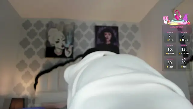 SarahMiler  online show from November 2025 07:48:02 PM