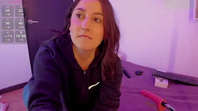 Samaraa Smith online show from October 2025 12:02:02 PM