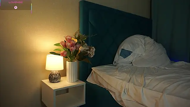 ywixos online show from November 2025 03:11:02 PM