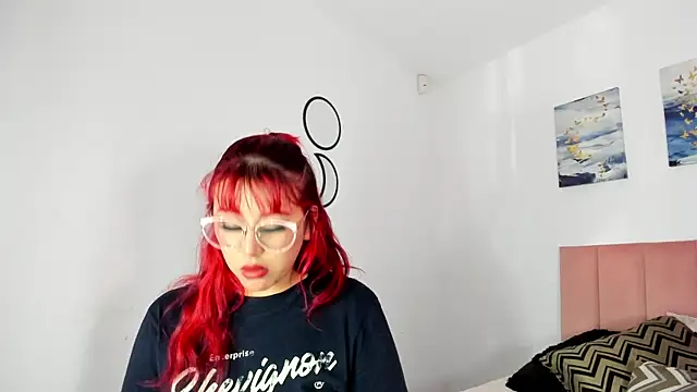 Maddy Mills online show from April 2026 06:53:02 PM