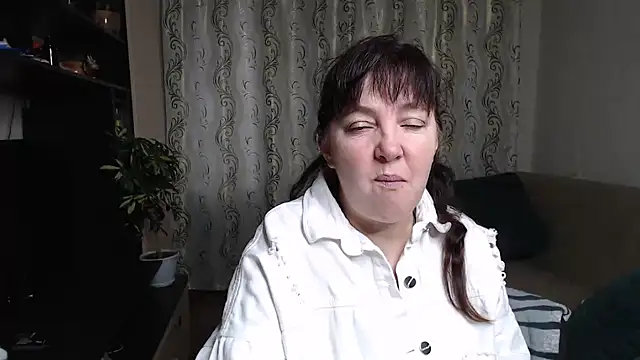 Illusionq online show from October 2025 04:57:02 AM