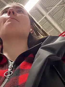 Snapshot of StephanieMur chatting on September 2025 06:18:01 AM StephanieMur online show from September 2025 06:18:01 AM