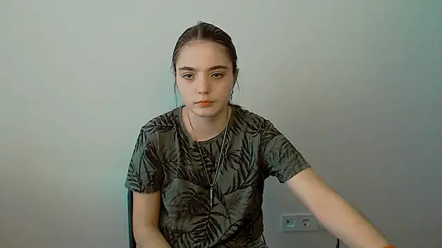 Snapshot of Sun_Shine__ chatting on September 2025 05:42:01 AM Sun Shine online show from September 2025 05:42:01 AM