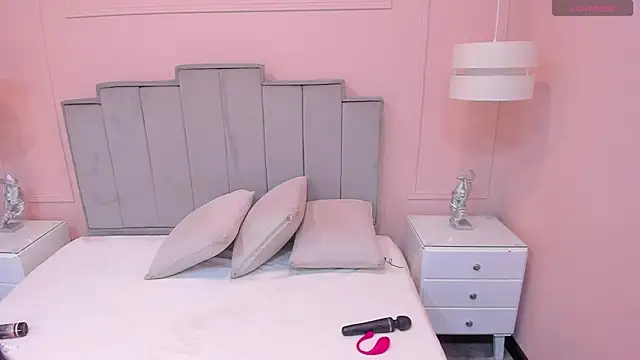 gabriela lux online show from October 2025 12:03:01 PM