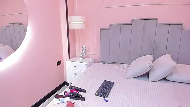 gabriela lux online show from October 2025 01:12:01 PM