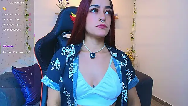 Snapshot of ViolethRosse chatting on March 2026 01:12:02 AM ViolethRosse online show from March 2026 01:12:02 AM