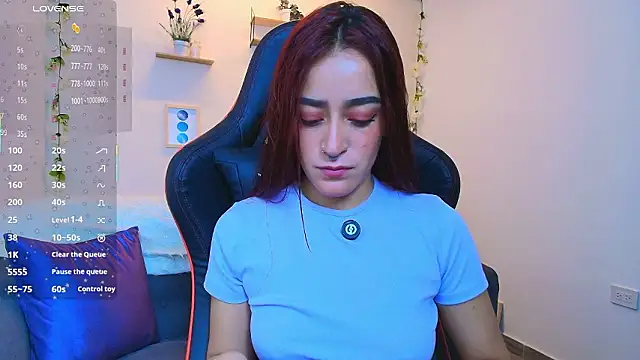 Snapshot of ViolethRosse chatting on March 2026 05:17:01 PM ViolethRosse online show from March 2026 05:17:01 PM