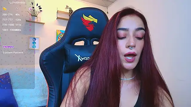 Snapshot of ViolethRosse chatting on March 2026 01:10:01 AM ViolethRosse online show from March 2026 01:10:01 AM