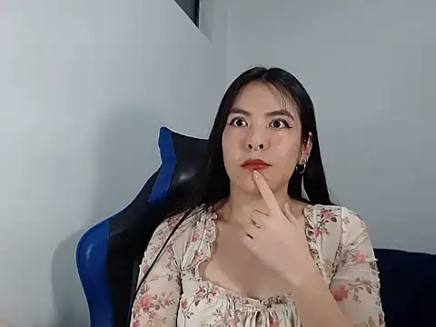 EloiseJun online show from December 2025 04:18:02 AM