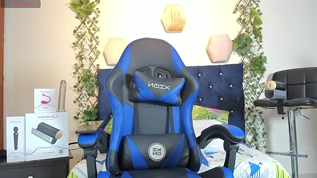  taylor black online show from November 2025 07:58:01 PM