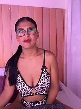 daphnevans online show from October 2025 03:53:02 AM