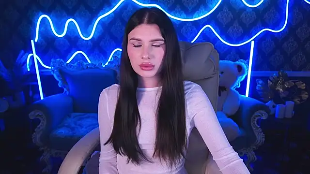 Neyla Charm online show from October 2025 07:23:02 PM