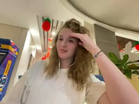 LilMiia online show from February 2026 12:42:02 PM