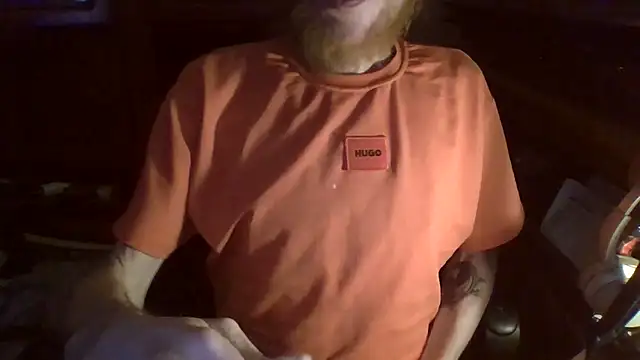 Snapshot of zipman92 chatting on December 2025 06:12:01 PM zipman92 online show from December 2025 06:12:01 PM