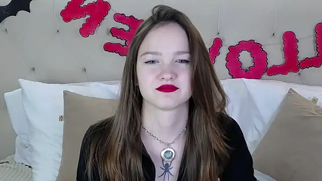 Snapshot of MichelleRoux chatting on October 2025 12:44:02 PM MichelleRoux online show from October 2025 12:44:02 PM