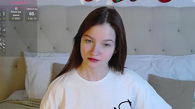 Snapshot of MichelleRoux chatting on December 2025 11:39:02 AM MichelleRoux online show from December 2025 11:39:02 AM