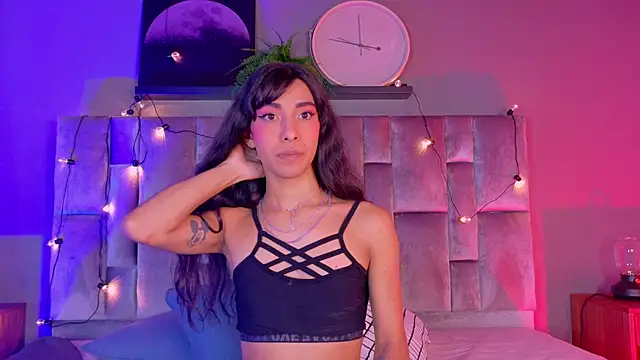 TiffValentinee  online show from October 2025 03:09:02 AM