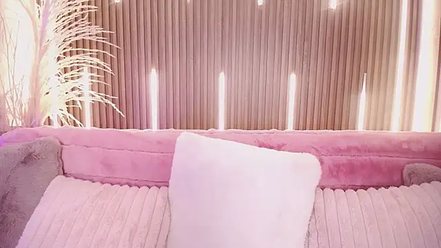 MylaDreams online show from September 2025 03:44:01 AM