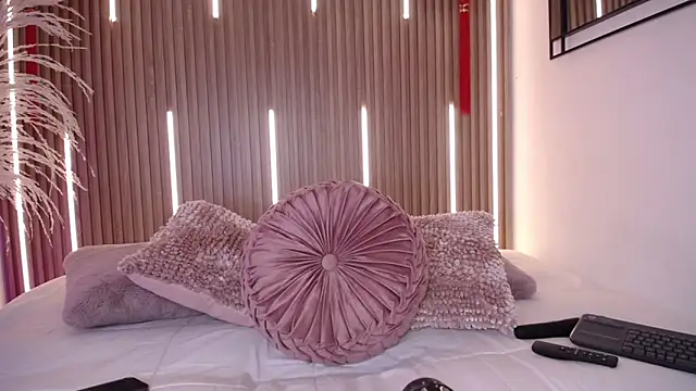 MylaDreams online show from March 2026 03:23:01 AM