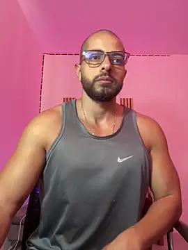 magnumchris online show from April 2026 01:01:01 PM