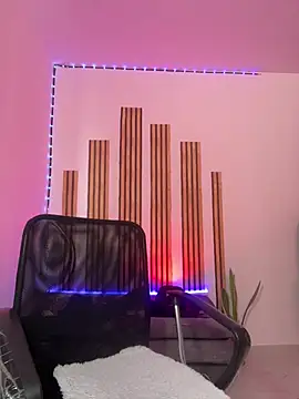 magnumchris online show from April 2026 05:44:02 PM