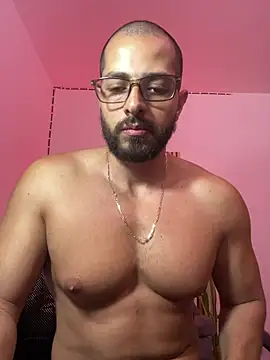 magnumchris online show from April 2026 11:43:02 PM