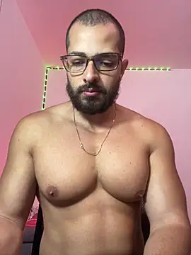 magnumchris online show from June 2026 07:40:02 PM