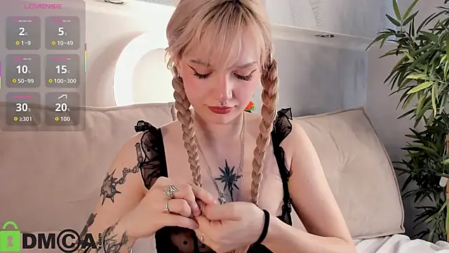 Molly Platt online show from May 2026 09:16:01 AM