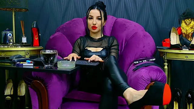 VivianReeve online show from June 2026 12:14:02 PM