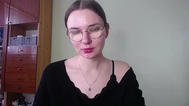 LooveELLYx online show from December 2024 07:43:01 AM