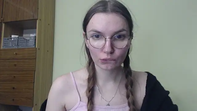 LooveELLYx online show from December 2024 05:33:01 PM