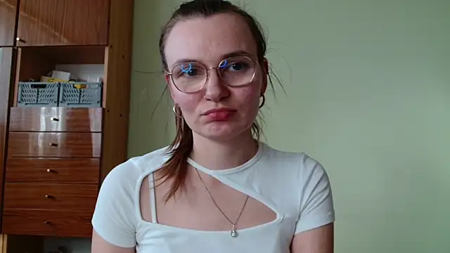 LooveELLYx online show from October 2025 01:28:02 PM