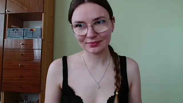 LooveELLYx online show from June 2026 06:33:02 AM