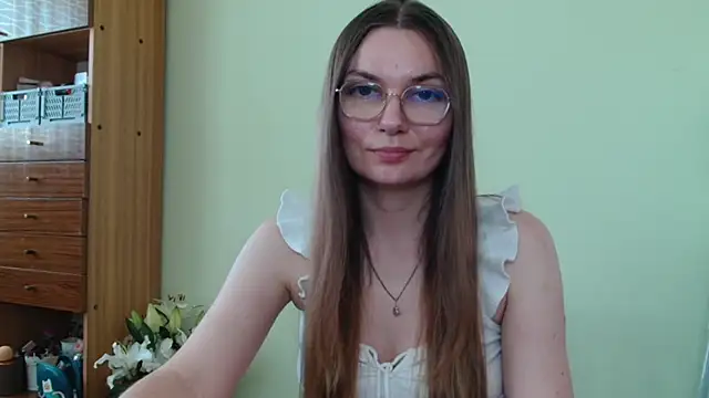LooveELLYx online show from June 2026 01:30:01 PM