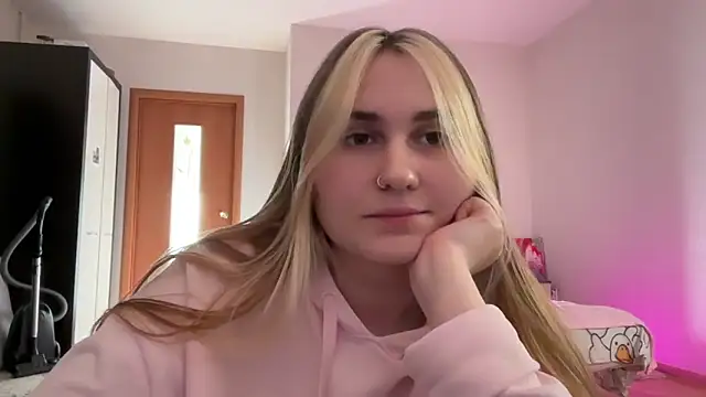 Snapshot of Crystal_Moonk chatting on October 2025 09:42:02 AM Crystal Moonk online show from October 2025 09:42:02 AM