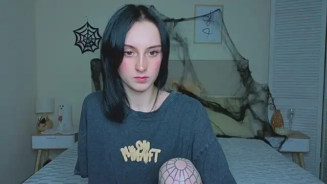 Snapshot of Little_moly999 chatting on October 2025 08:44:02 PM Little moly999 online show from October 2025 08:44:02 PM