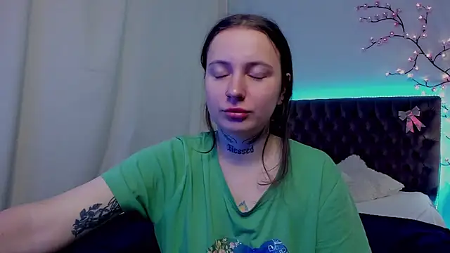 LilaVame online show from September 2025 12:43:02 PM