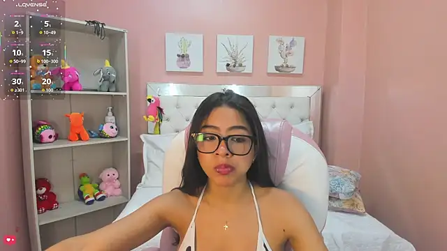 Snapshot of Sky_winter chatting on March 2026 03:17:01 PM Sky winter online show from March 2026 03:17:01 PM