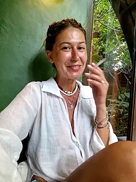 Snapshot of CelynaRoss chatting on February 2026 03:46:02 AM CelynaRoss online show from February 2026 03:46:02 AM