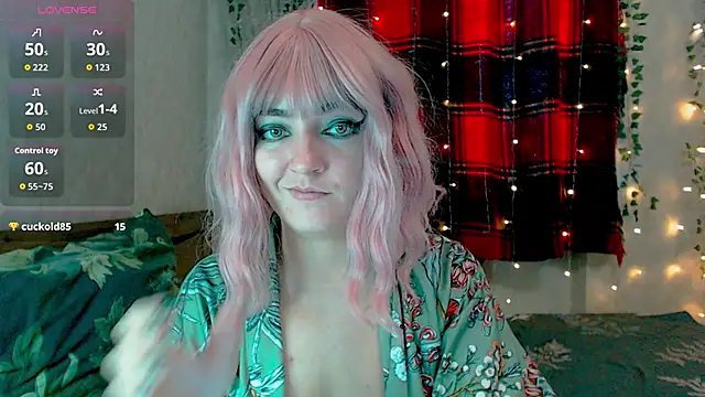 Snapshot of MagicPink chatting on December 2025 11:41:02 AM MagicPink online show from December 2025 11:41:02 AM