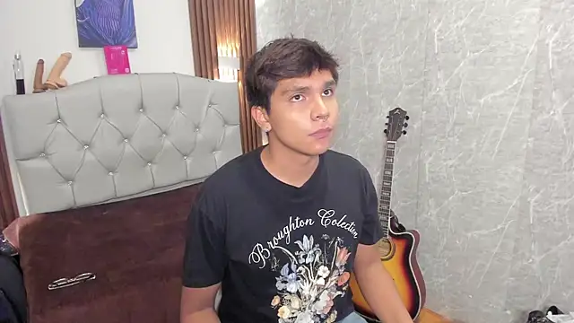Thiago Kozak online show from June 2026 07:36:01 PM